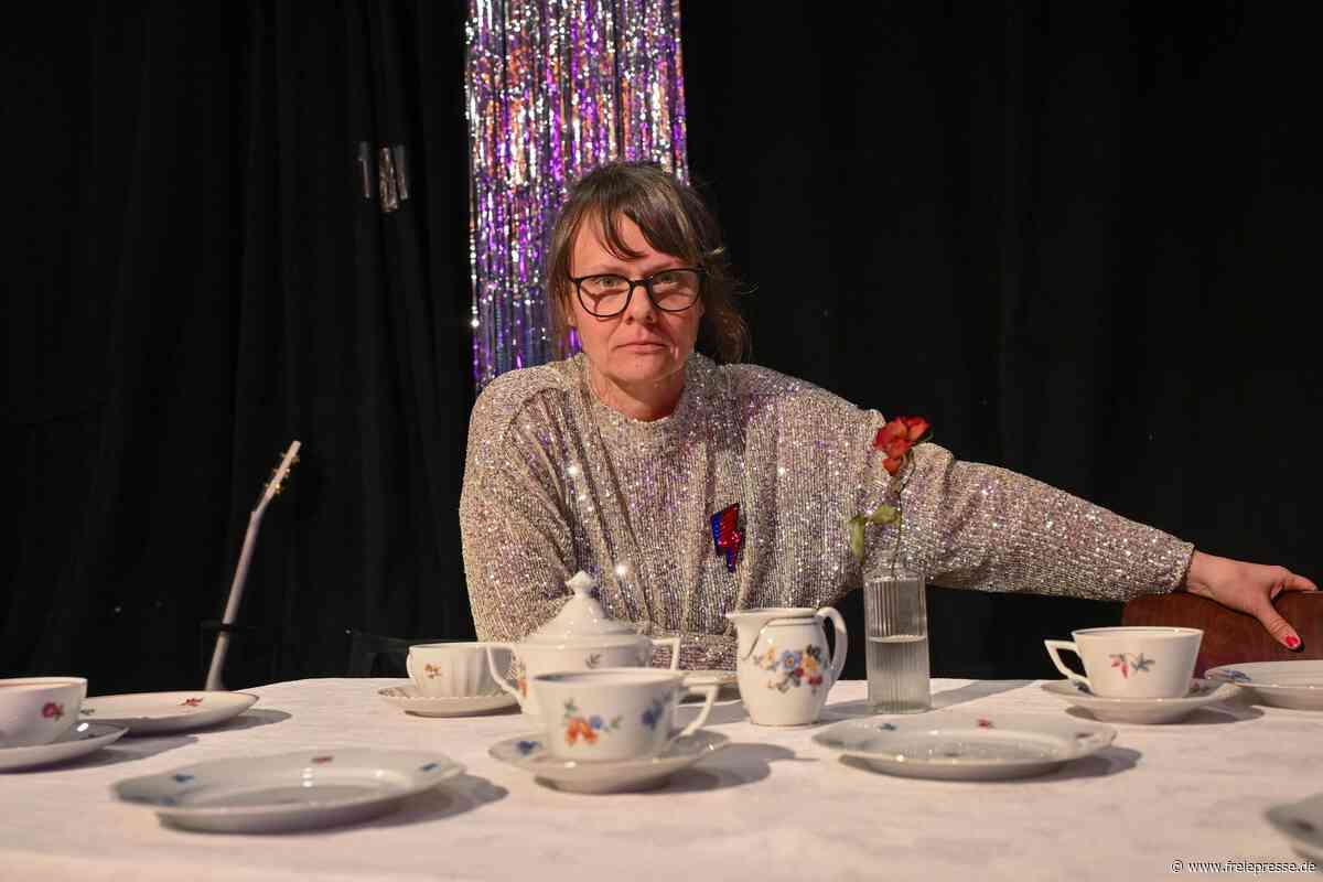 Glitzer, Feminismus und gute Gespräche: Diese Chemnitzer Theaterschaffende hat Redebedarf