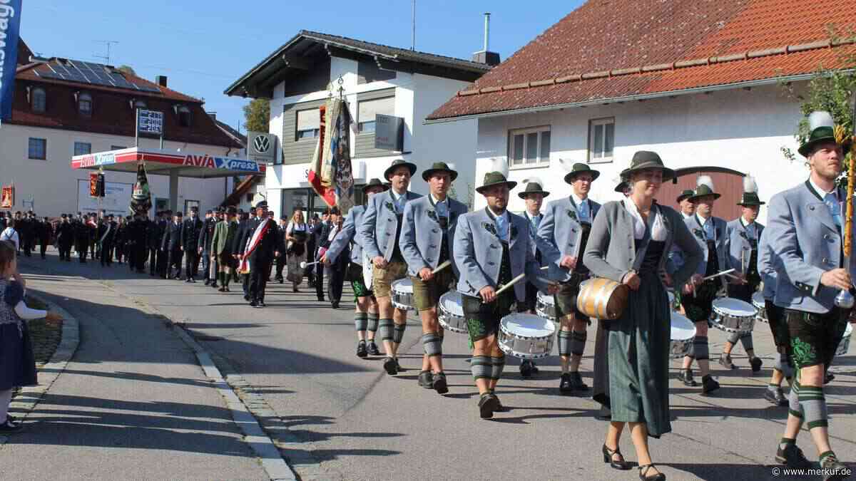500 Zuschauer bei Showübung: Feuerwehr Denklingen feiert 150-Jähriges
