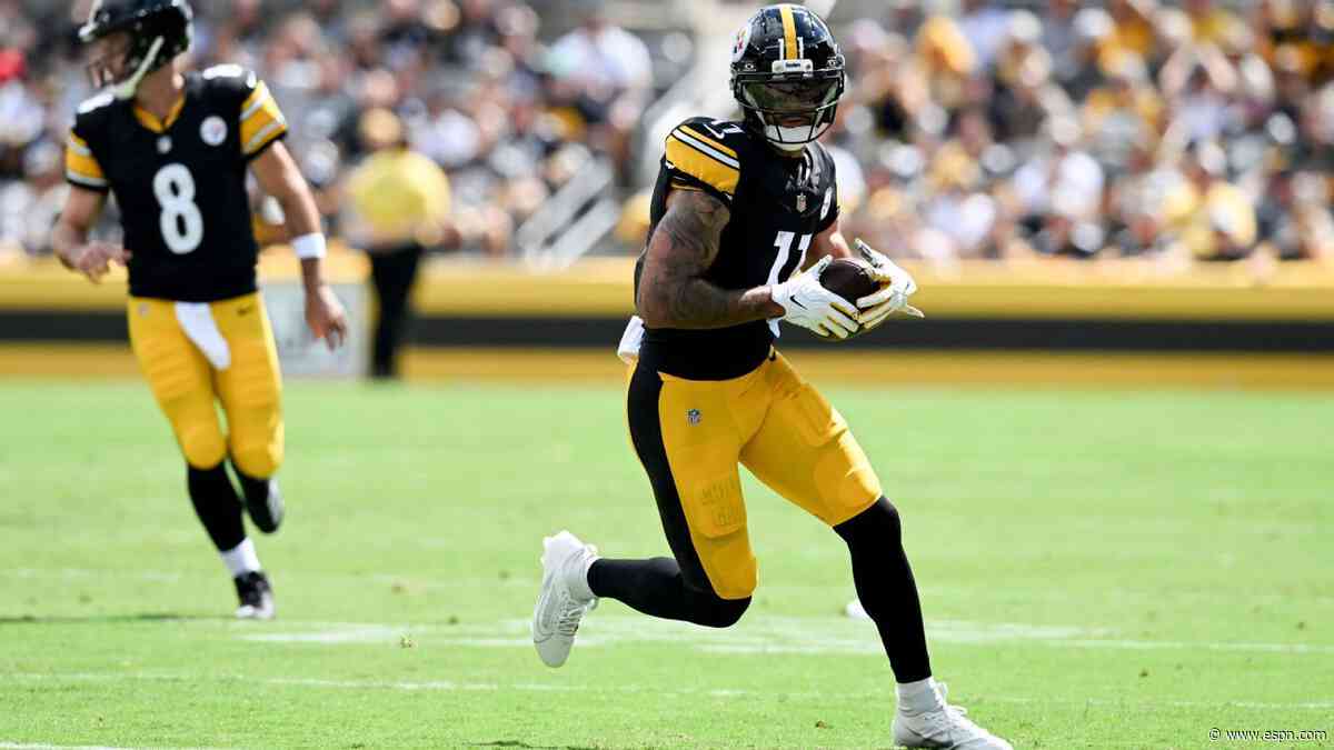 Steelers receiver Pittman aggravates foot, out weeks