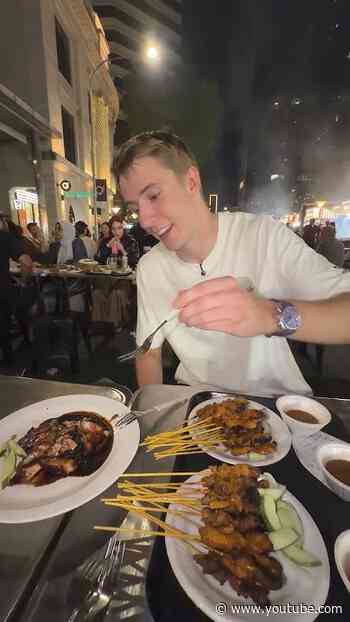 Hitting up Singapore for some tasty street food with Fred 😋🇸🇬 #mercedesf1 #f1 #foodie
