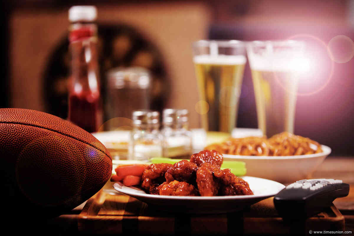 30+ Capital Region bars with NFL food, drink specials