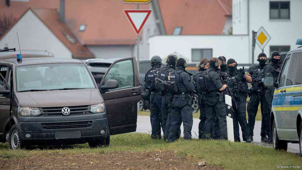 Verdächtiger in Haus verschanzt: Behördliche Waffenkontrolle in Bayern eskaliert - ein Toter