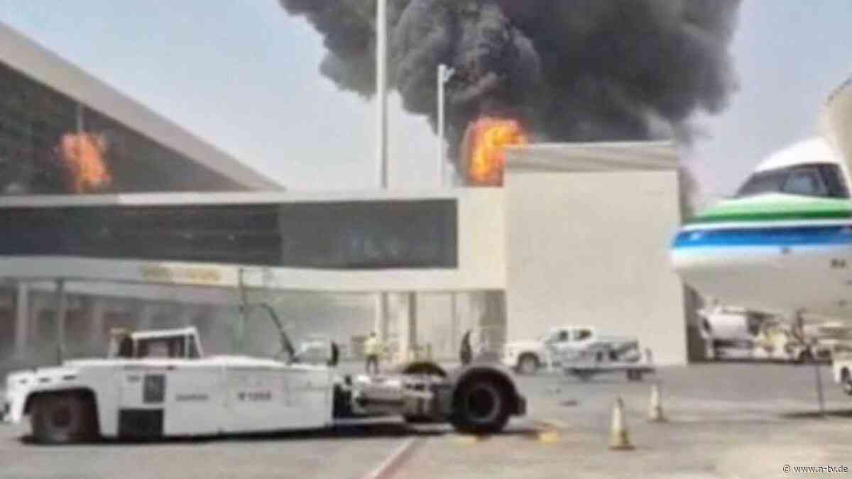 Lufthansa streicht Verbindungen: Huthis weiten Angriffe auf Riad aus - Saudi-Arabien attackiert Miliz