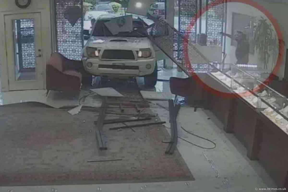 Jewellery Store Owner Opens Fire After Thieves Ram a Truck Into Lynnwood Shop