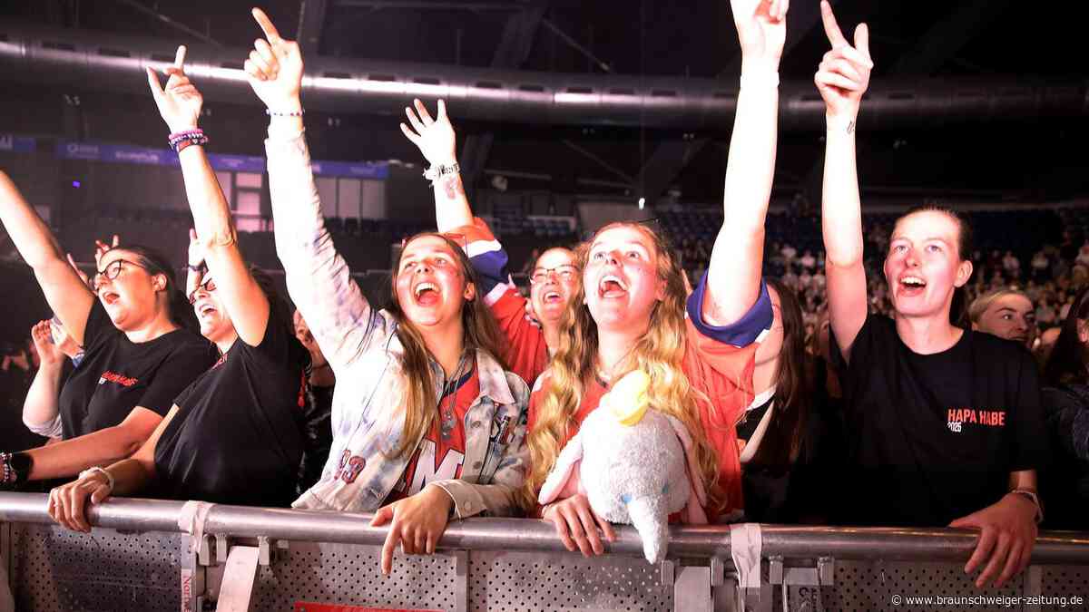 Publikumsliebling Samu Haber in Braunschweig – die besten Bilder von Show und Fans