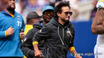 Chargers OC McDaniel understands calls for his firing amid 0-4 start
