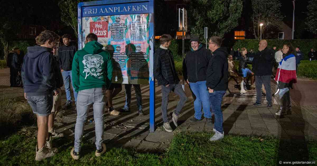 Opheusden demonstreert opnieuw tegen opvang asielzoekers, dit keer blijft het rustig