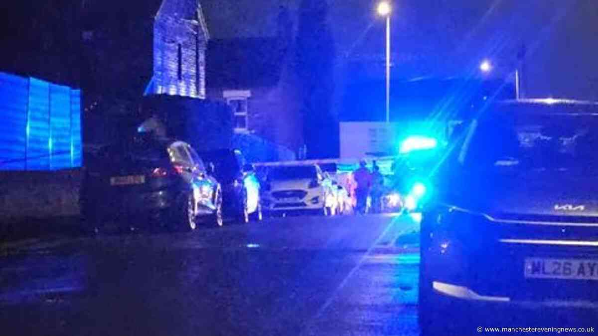 Gas leak shuts off Stockport road as firefighters called to scene