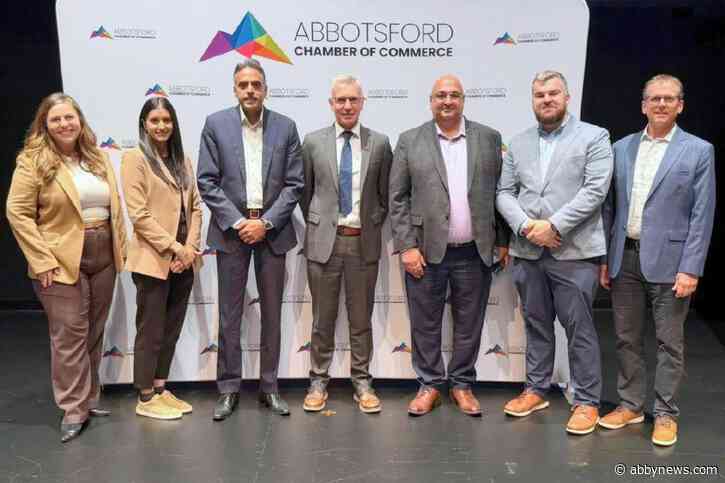 Abbotsford mayoral candidates go toe-to-toe in debate