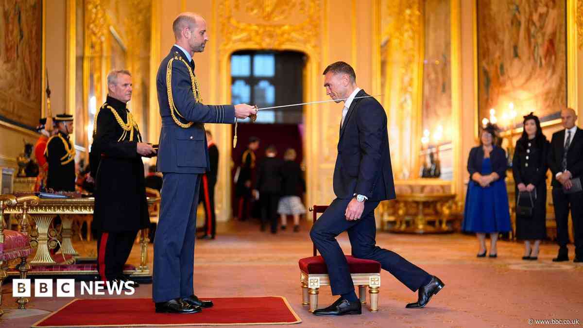 Rob Burrow would be proud of knighthood - Sinfield
