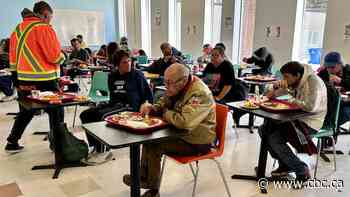 Downtown Mission Thanksgiving meal brings Windsor community together