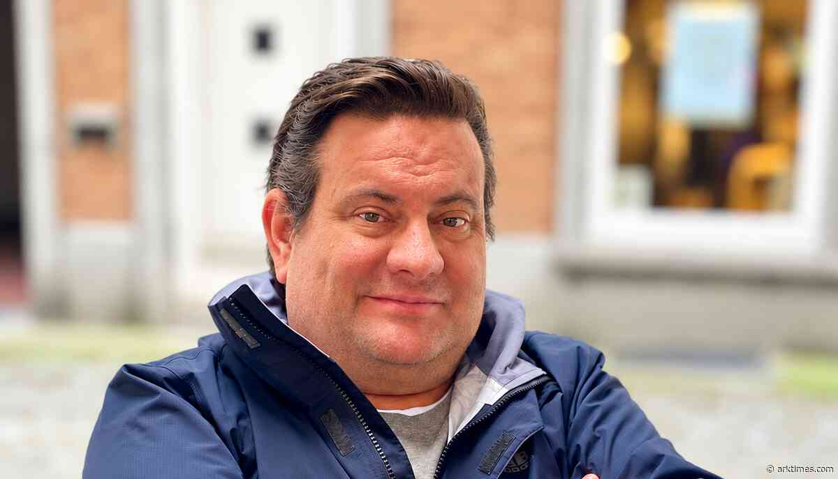 Chris New, longtime manager at Vino’s, has died