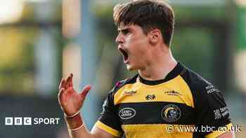 York winger Bennison extends contract