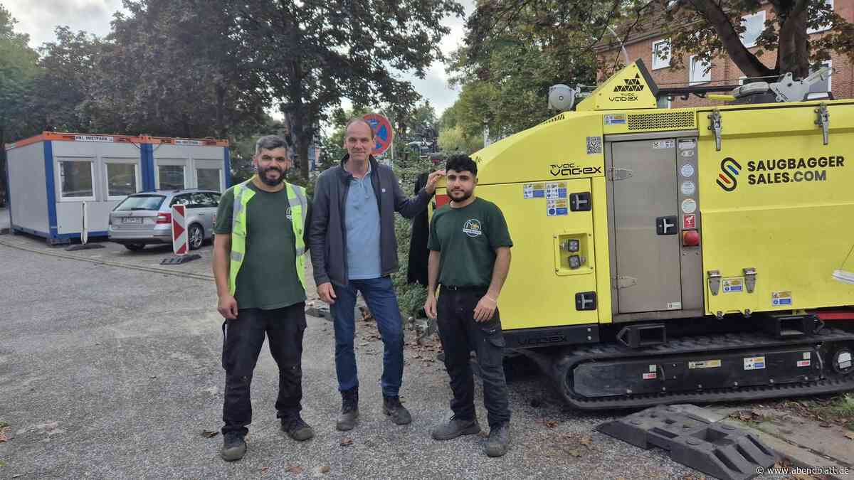 Vierlandenstraße: Ferngesteuerter Riesen-Staubsauger gleitet über die Baustelle