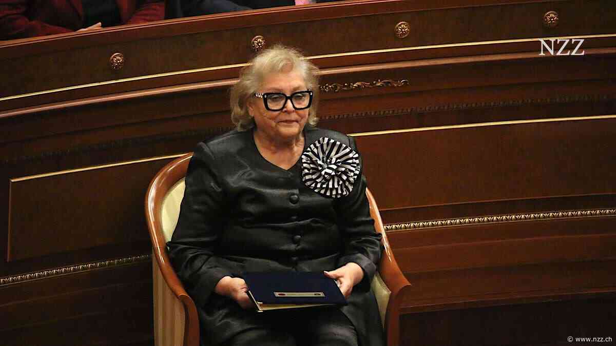 Sie sass gerade noch beim Abendessen – kurz darauf wird sie unverhofft zur Präsidentin Kosovos gewählt