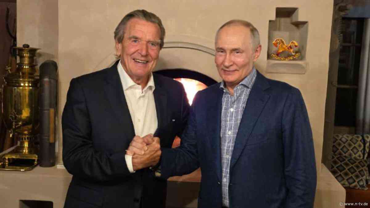 Altkanzler gratuliert in Moskau: Spitzenpolitiker nennen Schröders Putin-Besuch eine "Schande"