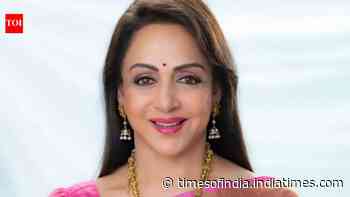 Hema Malini regrets MISSING Nana Patekar’s last call