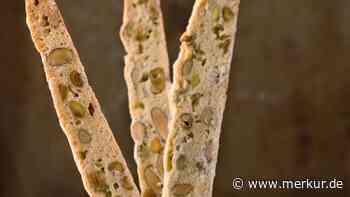 Doppelt gebacken hält besser: Süße Pistazien-Biscotti mit Zitrone, Mandeln und Aprikosen