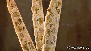 Doppelt gebacken hält besser: Süße Pistazien-Biscotti mit Zitrone, Mandeln und Aprikosen