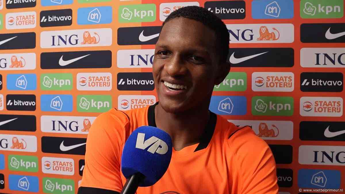 Jong Oranje-vrienden tegenover elkaar bij Feyenoord-AZ: 'Beetje elkaar pesten'