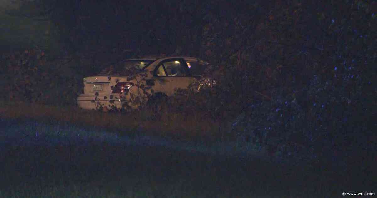 Driver injured after crashing into tree on I-40 near Raleigh