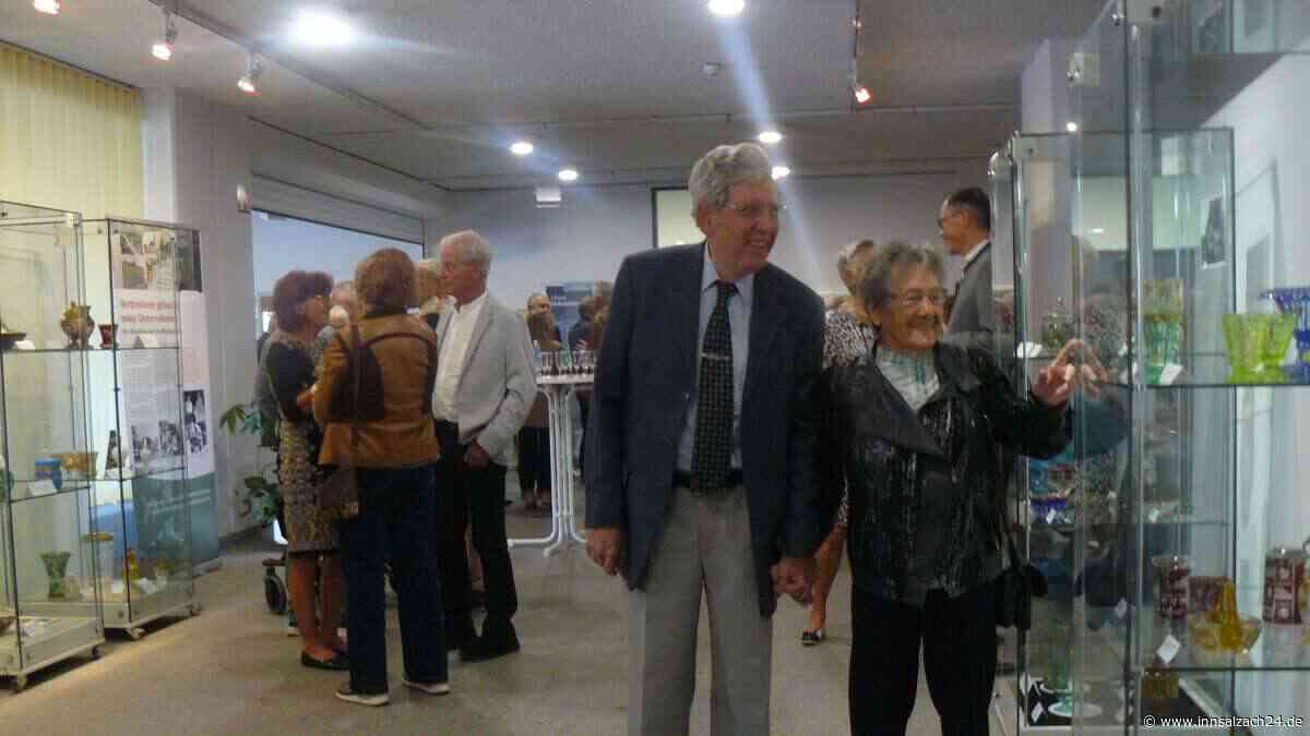 Wenn Glas die Geschichte spiegelt: Waldkraiburg widmet dem Handwerk eine Sonderausstellung