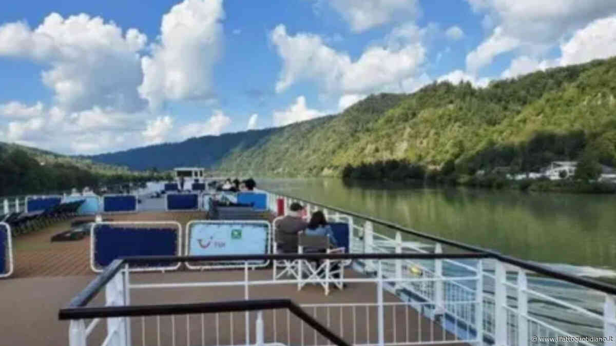 “Abbiamo prenotato una crociera sul Danubio spendendo quasi 4 mila euro, ma ci siamo ritrovati a passare ore e ore in pullman. Ci sentiamo presi in giro”: la protesta dei passeggeri