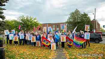 Library workers in Thunder Bay, Ont., consider striking ahead of $8M branch renovation