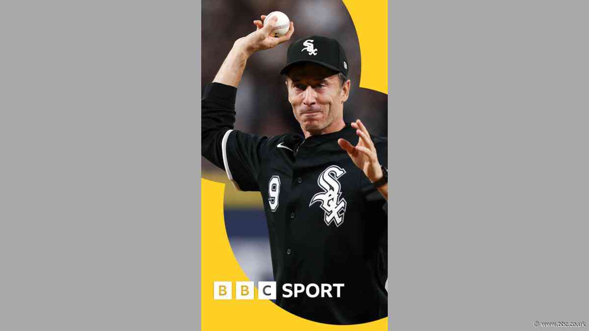 Lewandowski swaps football for baseball