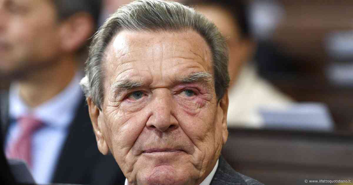 L’ex cancelliere tedesco Schröder insieme a Putin per il compleanno del presidente russo. Merz: “Sono indignato, è immorale”