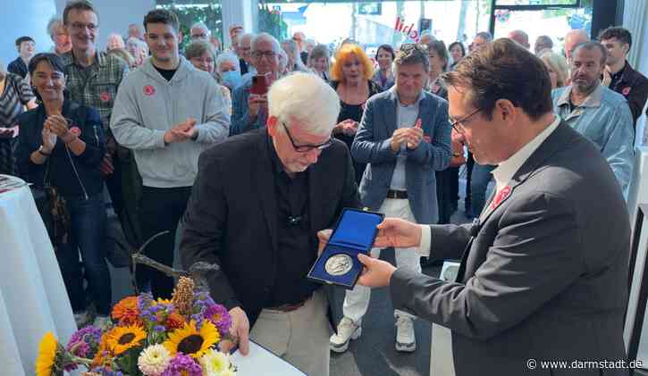 Wissenschaftsstadt Darmstadt zeichnet Claus K. Netuschil mit der Johann-Heinrich-Merck-Ehrung aus