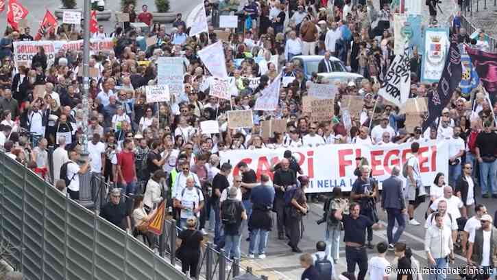 Abitanti e sindaci dei Campi Flegrei in corteo a Roma: “È un problema nazionale, al governo chiediamo tempi rapidi”