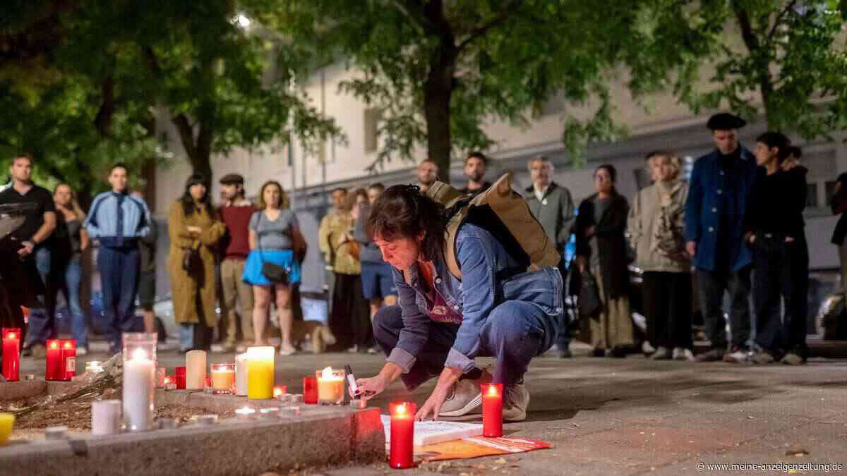 Sánchez unter Druck: Zehntausende bei Gedenkmarsch von Maricarmen – „Ikone“ und „Symbol“