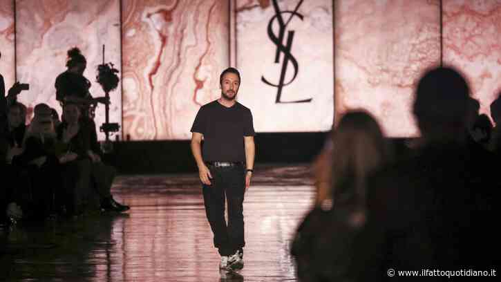 Saint Laurent annuncia l’uscita del direttore creativo Anthony Vaccarello. L’ad Luca de Meo: “Ci apprestiamo ad aprire un nuovo capitolo della storia della maison”