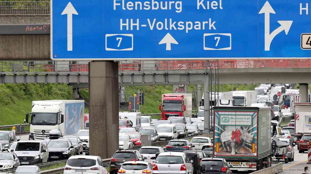 Schwerer Unfall auf der A7: Mehrere Verletzte, Fahrbahn komplett gesperrt