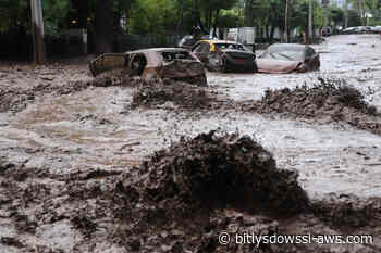 Presidente de Chile decreta estado de catástrofe en zona este de Santiago arrasada por torrente de agua