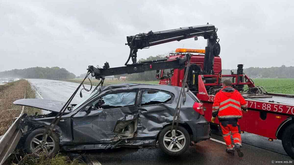 Schwerer Unfall auf der A2 – schwer verletzte Person, Totalschaden und Vollsperrung