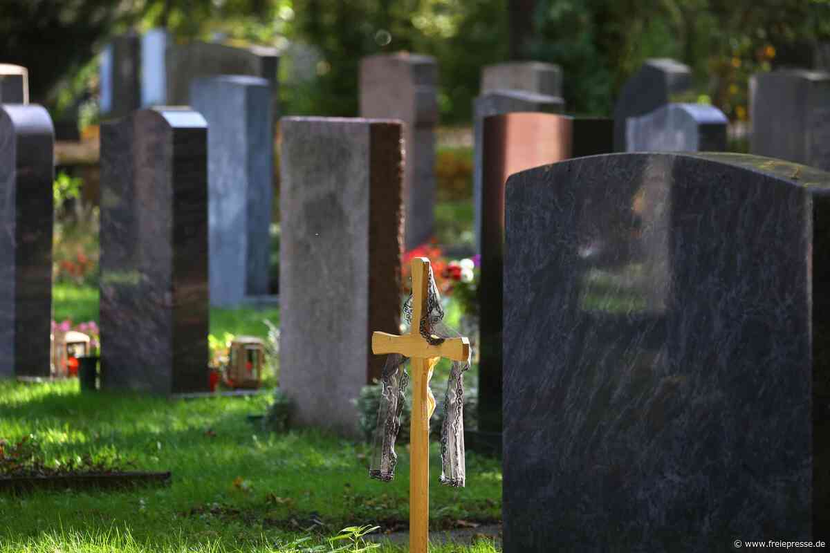 Diebstähle plündern erneut Friedhof im Erzgebirge – Tausende Euro Schaden
