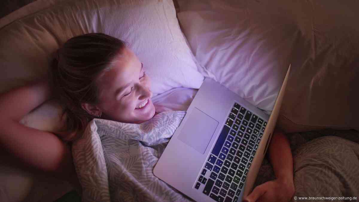 Streaming-Abo bei Netflix, Disney+ & Co. teilen? Experte warnt vor Konsequenzen