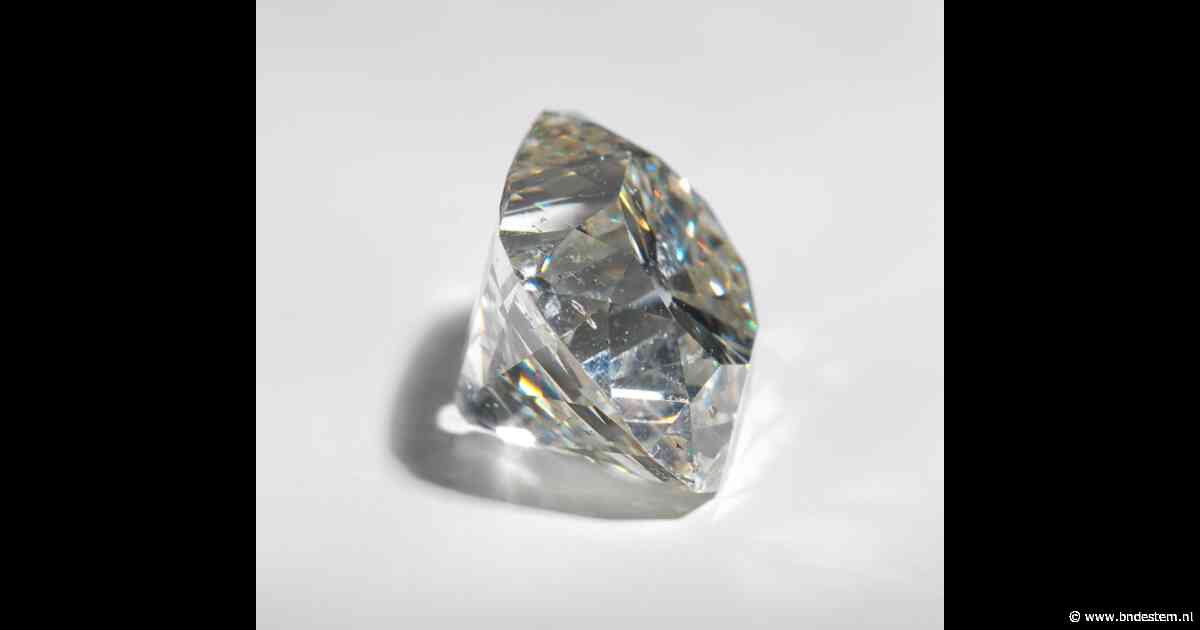Nederland geeft geroofde diamant van 38 karaat terug aan Indonesië