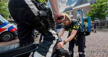Grote controle in centrum van Apeldoorn: politie deelt tientallen bekeuringen uit
