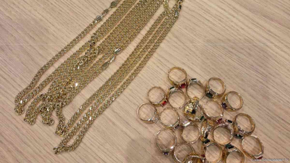 90-jarige vrouw raakt dierbare ketting kwijt: twee 'knuffeldieven' opgepakt
