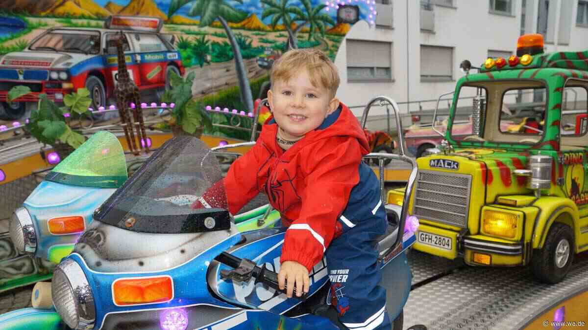 Herbstkirmes eröffnet: Von Autoscooter bis Zuckerwaffel ist alles dabei