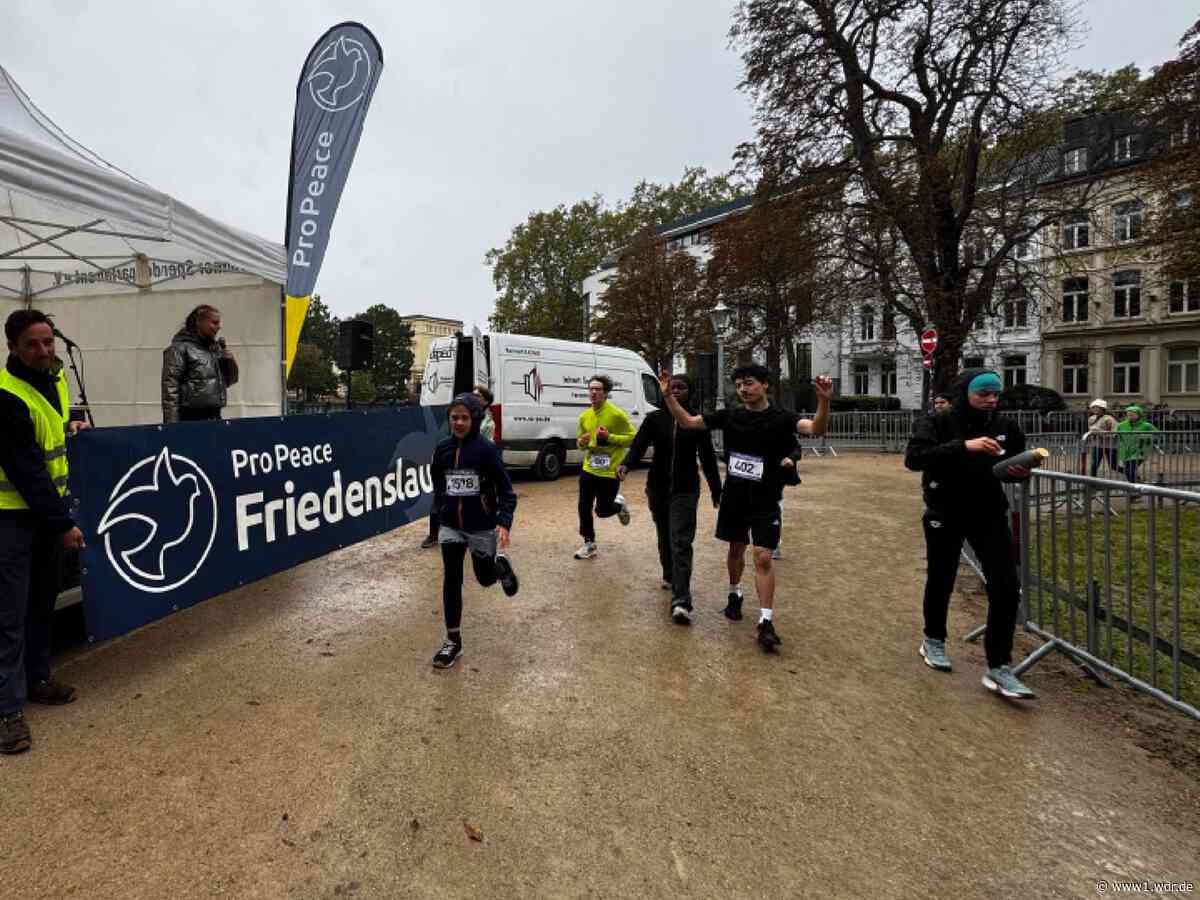 Bonner Friedenslauf: Schüler laufen für Spenden