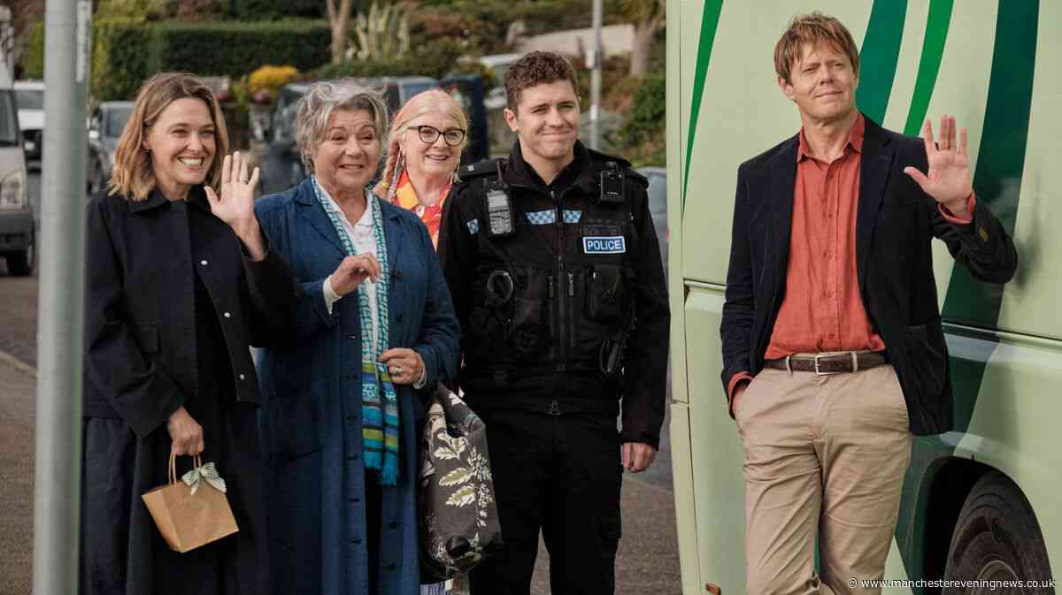 Death in Paradise fans predict Humphrey Goodman crossover as detective returns