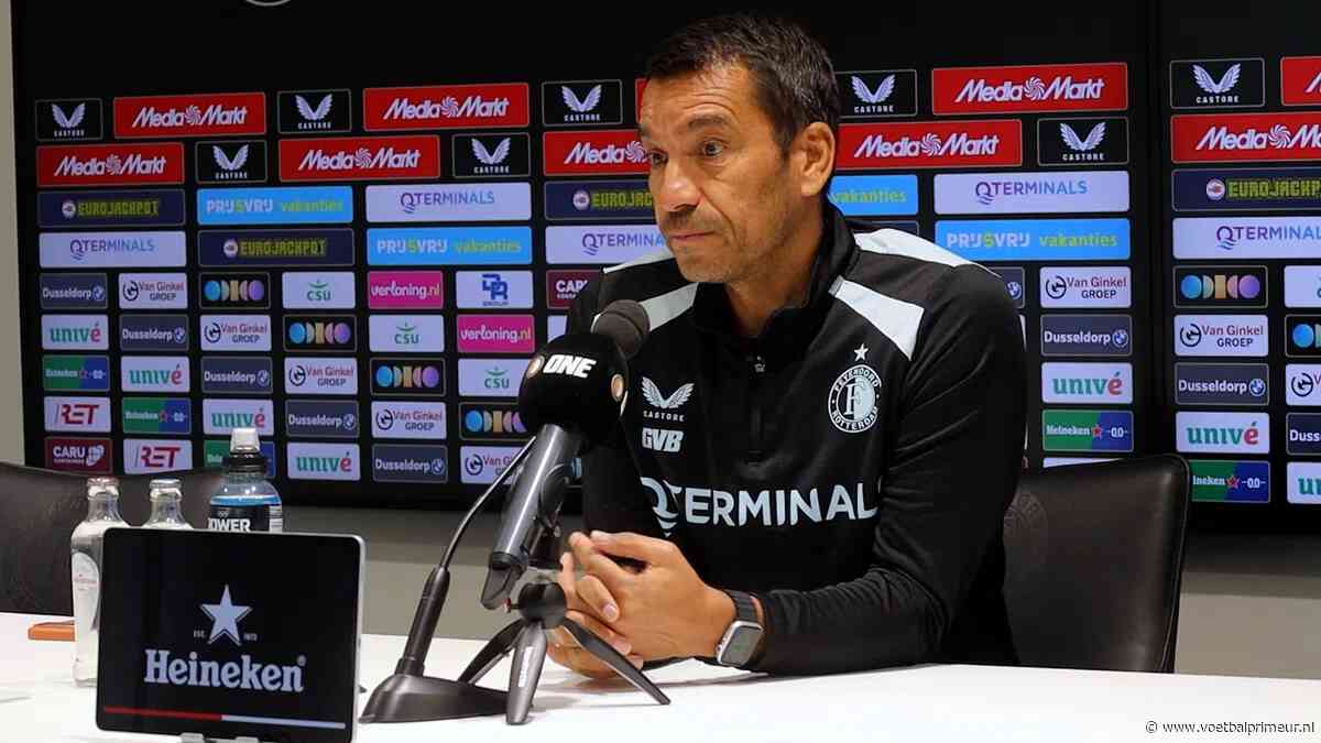Van Bronckhorst trots op één Feyenoorder: 'Hij heeft het goed opgepakt'