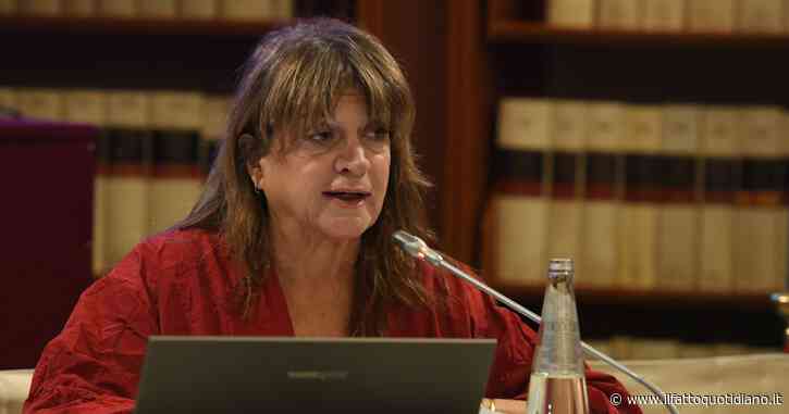 Marina Terragni porta l’Italia fuori dalla rete Ue dei garanti per l’infanzia: “Non hanno pubblicato un mio intervento”. Opposizioni: “Vergogna”