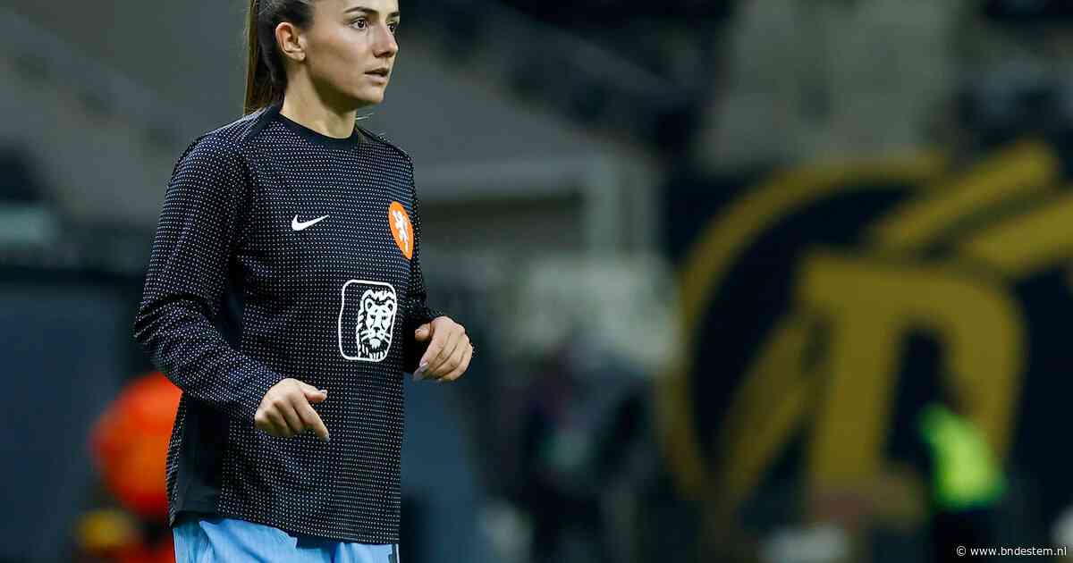 LIVE WK-kwalificatie | Oranje Leeuwinnen in Hongarije begonnen aan cruciale WK play-offs, eerste kans voor Viktoria Pelova