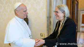 Patti Smith versteckt sich vor Papst Leo – und setzt sofort klare Ansage