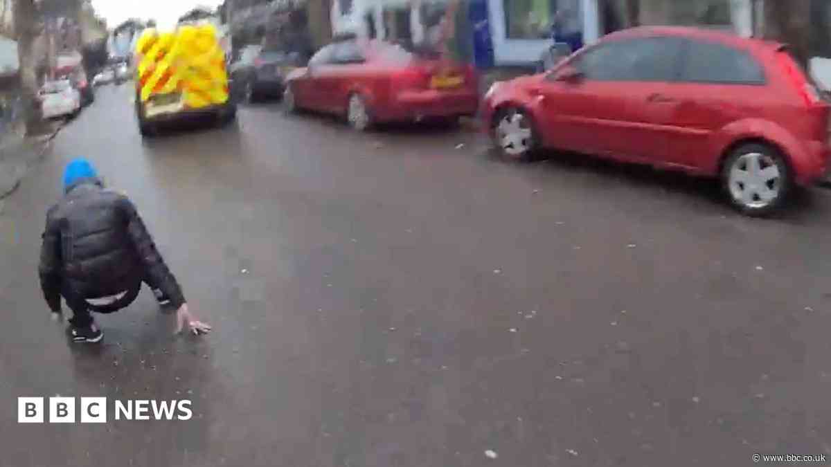 Moment man arrested for kidnapping 11-year-old girl